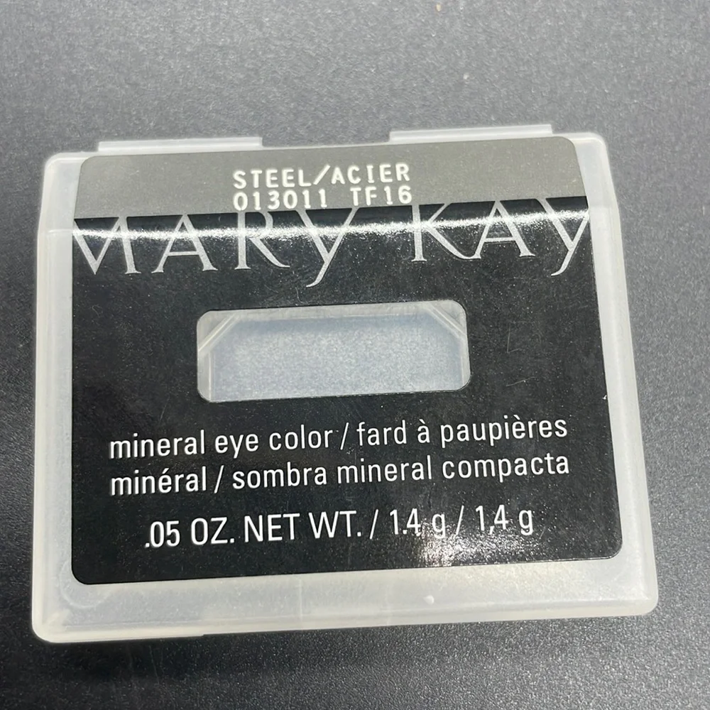 NEW MARY KAY Mineral Eye Color STEEL / ACIER